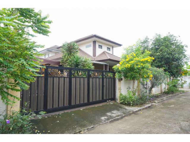 ขาย บ้านเดี่ยว รีโนเวทพร้อมอยู่ 100 ตรว หมู่บ้านภราดร บางบอน 5