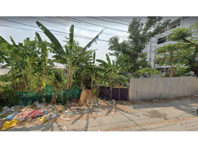 ที่ดินขายพื้นที่ 100 ตรว  (ถ.นวมินทร์ซอย74 ใกล้ห้างแมคโคร)  ทำเลดี เดินทางสะดวก  ใกล้ทางด่วน ขาย 5 ล้าน โทร.093-9594717
