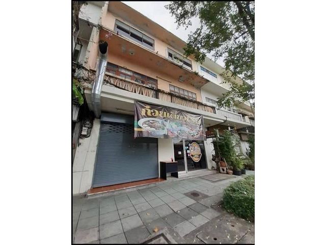 อาคารพาณิชย์ให้เช่า ติดถนน ตรงข้ามสนามม้านางเลิ้ง