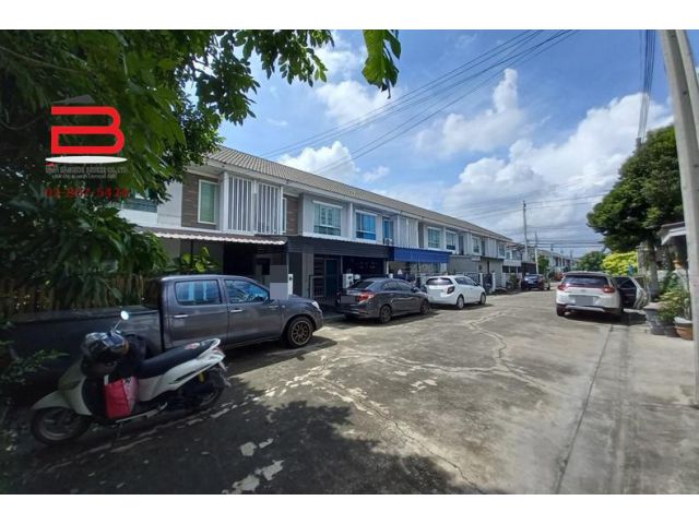 ทาวน์เฮาส์ หมู่บ้าน พฤกษาวิลล์ เฟส 55/1 เนื้อที่ 24.3 ตรว. ถนนสุเหร่าคลองหนึ่ง เขตคลองสามวา