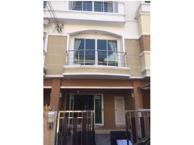 ให้เช่าทาวน์โฮม 3 ชั้น ม.ซื่อตรง ซอยพหลโยธิน 32,34