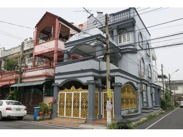 ขาย บ้าน พรร่มเย็น 3 ชั้น ลำลูกกา คลอง 2  ปทุมธานี