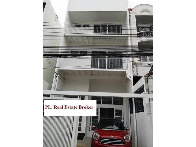 ให้เช่าทาวน์โฮม 3ชั้น เล่นระดับ ทำเลย่านถนนสุทธิสาร ห้วยขวาง รัชดา เหมาะทำโฮมออฟฟิศ