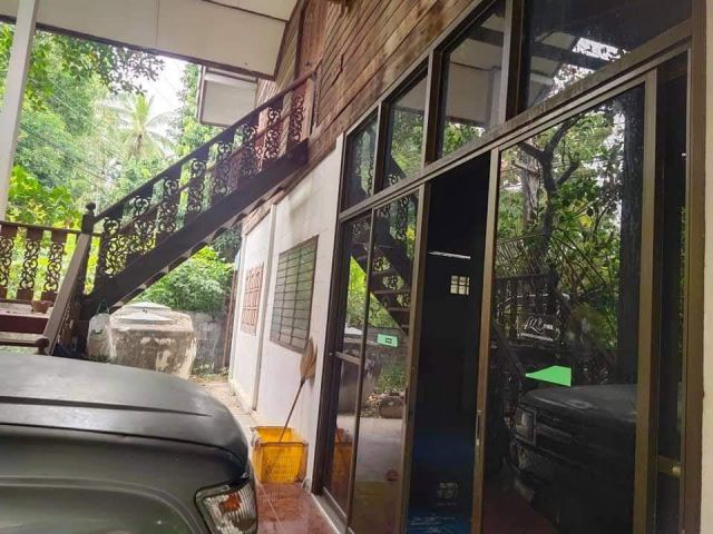 ขายบ้าน2ชั้น พร้อมที่ดิน79 ตรว. ในอ.คอนสาร