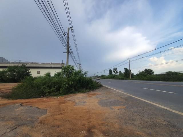 ขายที่ดินพื้นสีม่วงหลังตลาดปองพล 3 ไร่ ถมแล้ว ใกล้ถนนสุวินทวงศ์ - 4 กม. ราคาเริ่มต้น ตรว. ละ 18,000 บาท อ. เมืองฉะเชิงเทรา