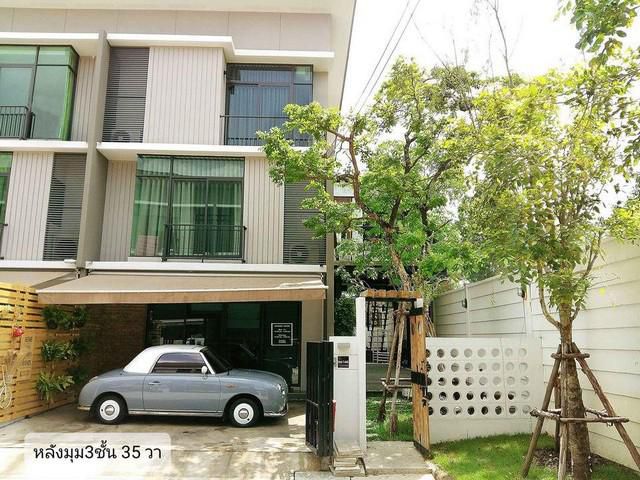 PB28 ขายทาวน์โฮม 3 ชั้น โครงการ พฤกษาวิลล์ 65/2 ศรีสมาน ปากเกร็ด จังหวัดนนทบุรี  หลังมุม หน้าบ้านหันทางทิศ ตะวันตกเฉียงเ