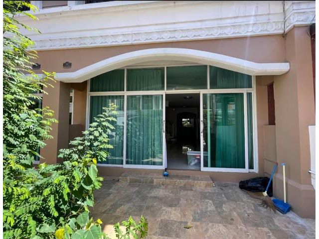 ทาวน์โฮมให้เช่า สราญพฤกษ์ ลาดพร้าว130 รามคำแหง81