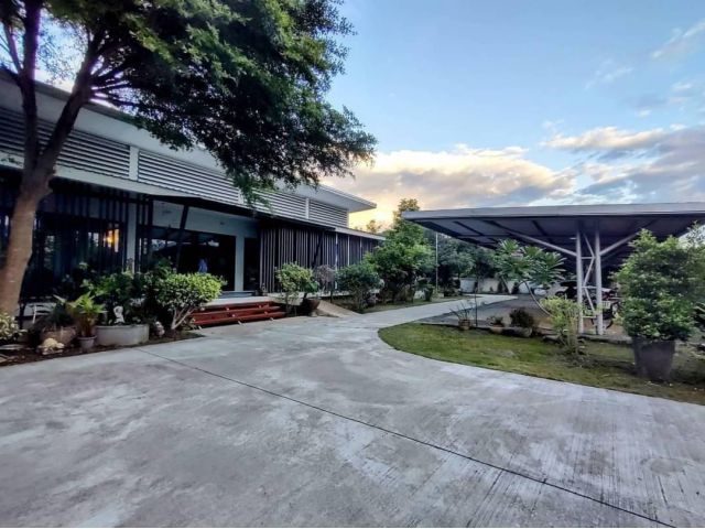 Home office for sale in Chiangmai ขาย โฮมออฟฟิศ เชียงใหม่  พื้นที่ 1 ไร่ 2 งาน 62.5 ตรว.