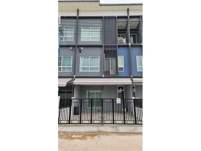 ทาวน์โฮม 3ชั้น สัมมากร อเวนิว สุวรรณภูมิ