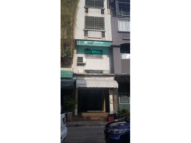 อาคารพาณิชย์ 4ชั้น ถนนพัฒนาการ