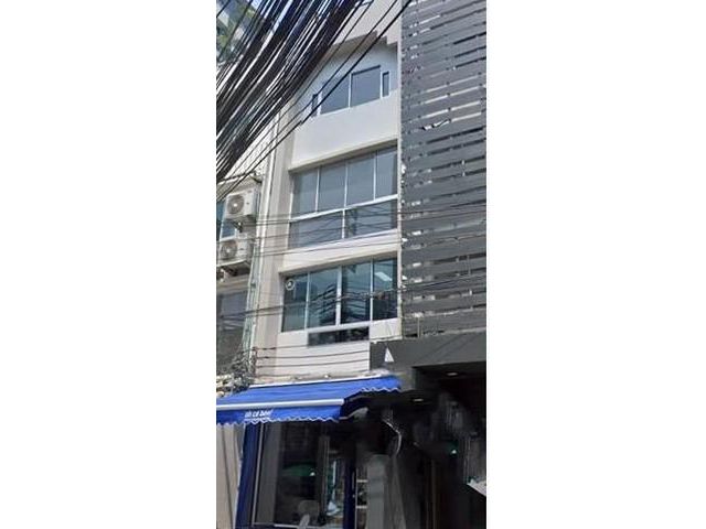 ให้เช่าอาคาร 4 ชั้น สุขุมวิท31 พื้นที่ 200 ตรม