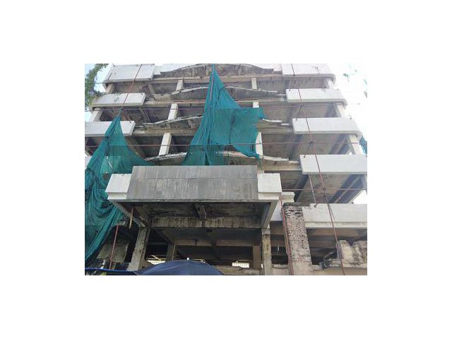 The building is not finished for rent and sale at Thong lor closed road in the soi