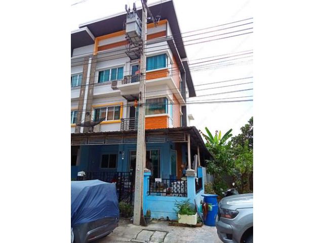 ขายด่วน ทาวน์โฮม โครงการ The Trop อ่อนนุช-สุวรรณภูมิ 3ชั้นหลังมุม เนื้อที่ 29 ตรว. พื้นที่ใช้สอย 162 ตร.ม