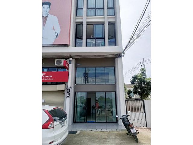 ด่วนขาย โฮมออฟฟิต 3.5 ชั้น หลังมุม เอ็ม ไลฟ์ บางนา-ลาดกระบัง 36 ตร.ว. ต่อเติม