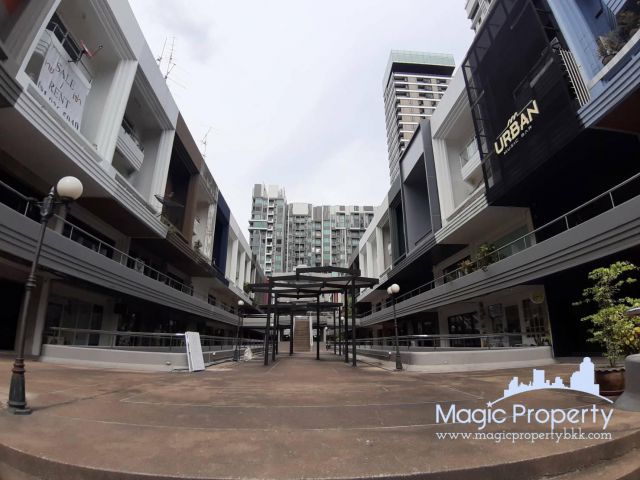 ให้เช่าอาคารพาณิชย์ ในอาคารปาร์ค อเวนิว, แขวงคลองตันเหนือ เขตวัฒนา กทม.