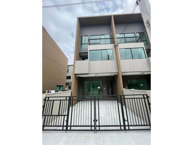 ให้เช่าทาวน์โฮม3 ชันบ้านกลางเมือง วงแหวนอ่อนนุช