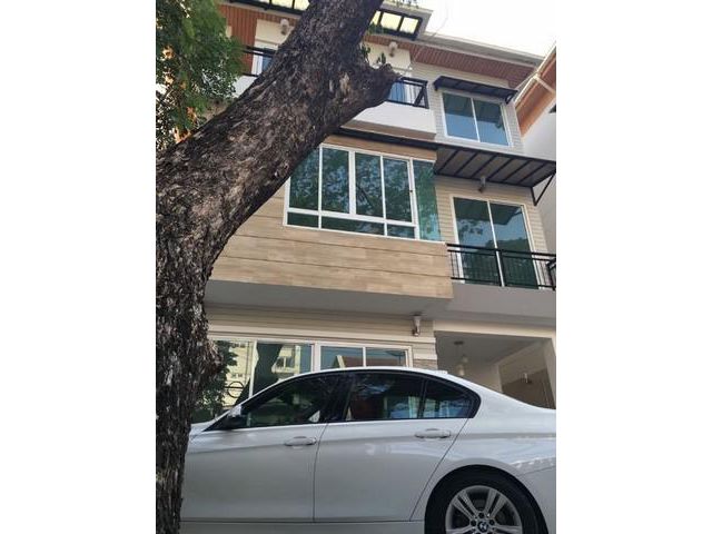บ้านเดี่ยว 3ชั้น ถนนลาดพร้าว ใกล้ทาวน์อินทาวน์