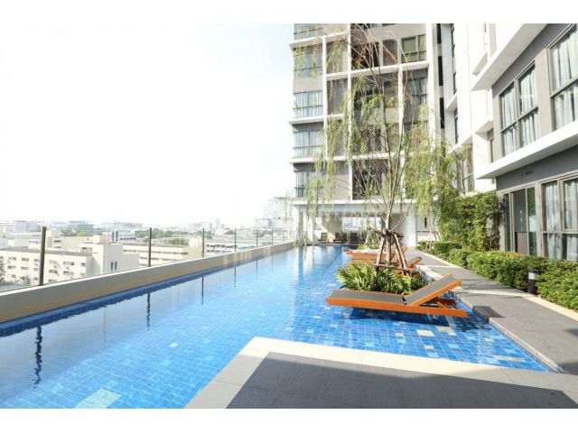 Ideo Mobi Phayathai condo near Phayathai BTS.