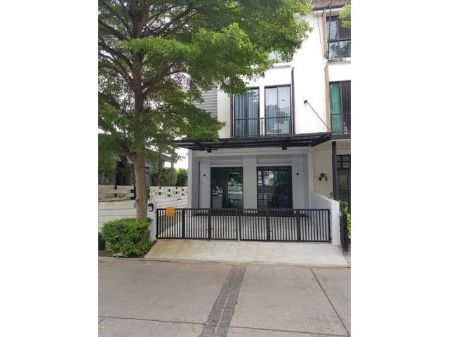 ให้เช่าทาวน์โฮม อารียาแมนดารีน่า สุขุมวิท77หลังมุม