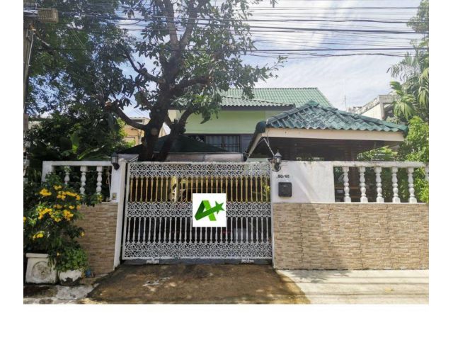 ขาย บ้าน ในโครงการ บ้านเสนานิเวศน์ 1 แขวงลาดพร้าว เขตลาดพร้าว กรุงเทพมหานคร