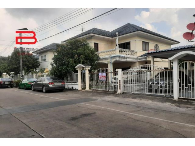 บ้านเดี่ยว 2 ชั้น โครงการ อยู่เจริญ เนื้อที่ 76 ตรว. มี 4 ห้องนอน 4 ห้องน้ำ ถนนรังสิต-นครนายก อ.ธัญบุรี จ.ปทุมธานี