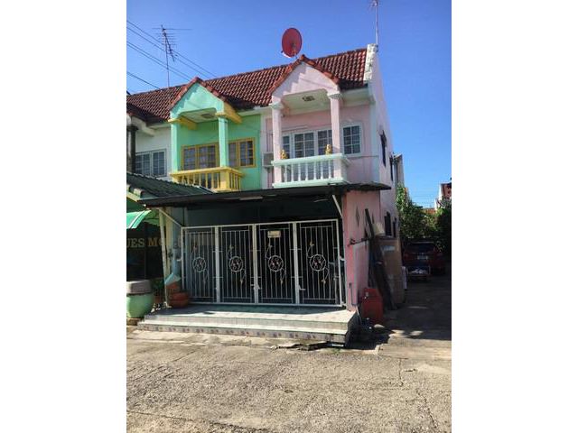 ขายด่วน ทาวน์เฮ้าส์สง่าเมืองทอง