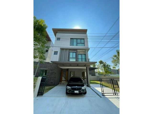 ขายทาวน์โฮมบ้านกลางเมือง The Edition พระราม 9