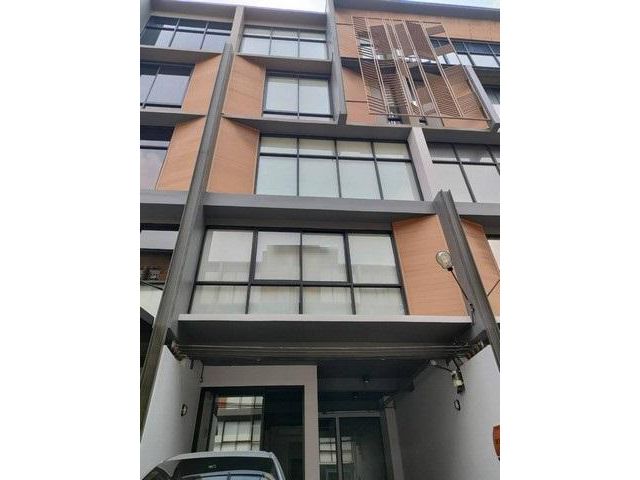 ให้เช่าโฮมออฟฟิศ 5ชั้น มีลิฟท์ The Pride สุขุมวิท