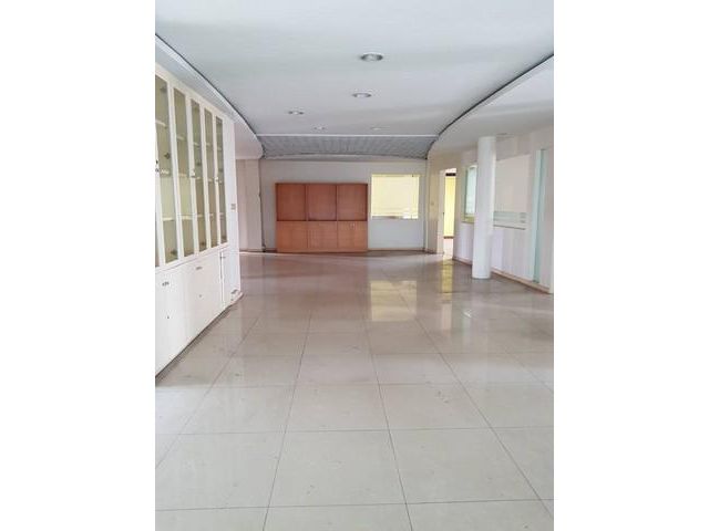 ขายอาคาร 5 ชั้น 1,250 ตรม. พร้อมลิฟท์ ถนนติวานนท์