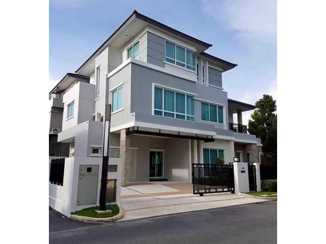 บ้านเดี่ยว แกรนด์ บางกอก บูเลอวาร์ดพระราม 9