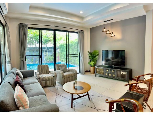 PN24 ขาย ให้เช่า บ้านเดี่ยว 2 ชั้น สุขุมวิท 71 ทรงโมเดิร์น พร้อมสระว่ายน้ำส่วนตัว ย่านพระโขนง  เข้าออกได้หลายทาง ซอยปรีด