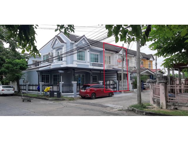 ทาวน์เฮ้าส์ หมู่บ้านบุศรินทร์ บางบัวทอง