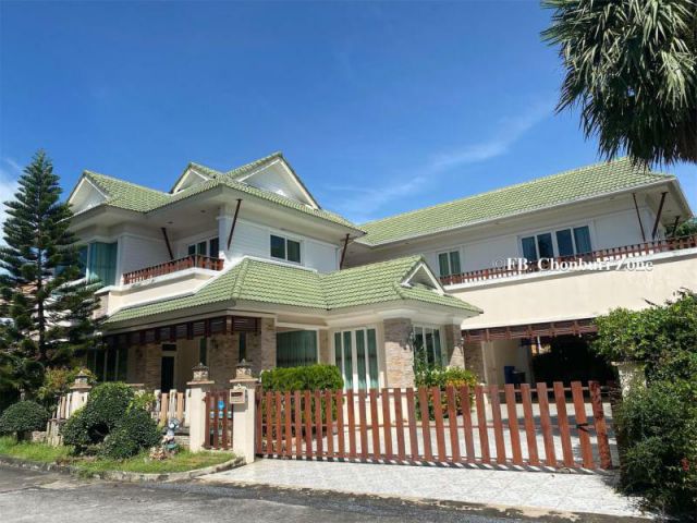 ขายบ้านหรู Casalunar ขายบ้านเดี่ยวหลังมุม หมู่บ้านติดทะเล  คาซาลูน่า บางแสนหน้าโครงการติดถนนสุขุมวิท