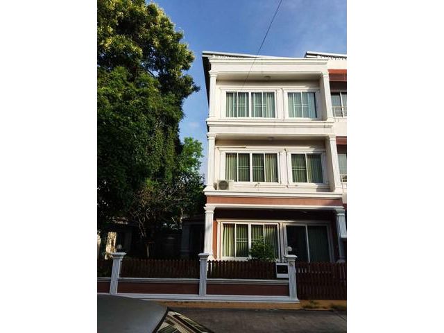 ขายทาวน์โฮมหมู่บ้านพลอยนคราเพลส ซ.วิภาวดีรังสิต 33