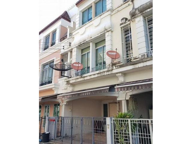 ขายทาวน์โฮมบ้านกลางเมือง ศรีด่าน24