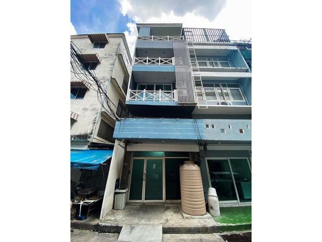 ให้เช่าอาคาร4ชั้น ย่านประตูน้ำ พร้อมPremiumRooftop