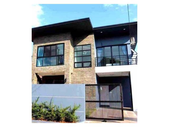R7ถูกมาก บ้านสวย2ชั้น ในหมู่บ้าน ใกล้ตัวเมือง