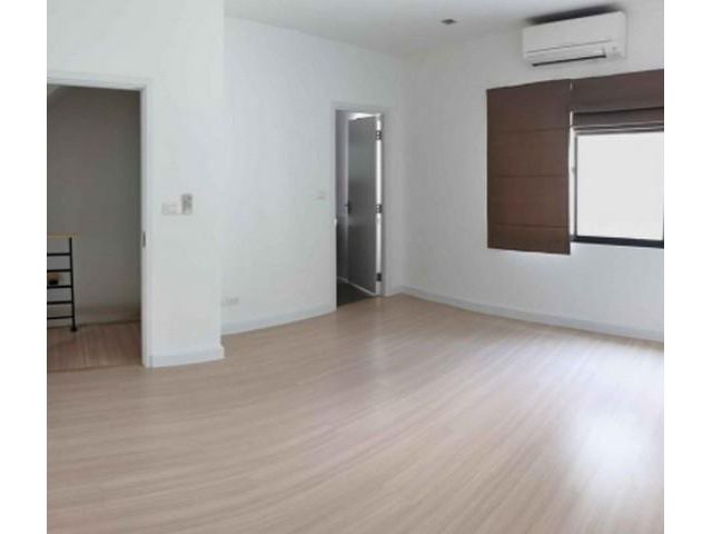 ขายทาวน์โฮม 3 ชั้น โครงการPlex วัชรพล