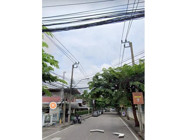 ขายบ้าน พระราม9 ซอย49 หมู่บ้านเสรี ใกล้เดอะไนน์