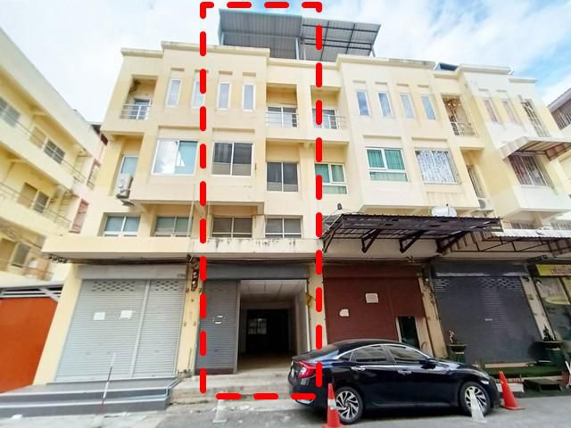 ขาย ตึกแถว 3.5 ชั้น ซ. เคหะร่มเกล้า 33 ขนาด 211 ตร.ม. ต่อเติมหลังคาดาดฟ้า คลองสองต้นนุ่น