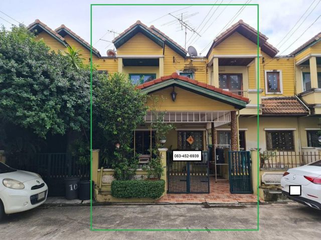 ขายทาวเฮ้าส์ 2 ชั้น  พร้อมอยู่  แถมเฟอร์นิเจอร์  หมู่บ้านแมกไม้ วัชรพล สุขาภิบาล 5