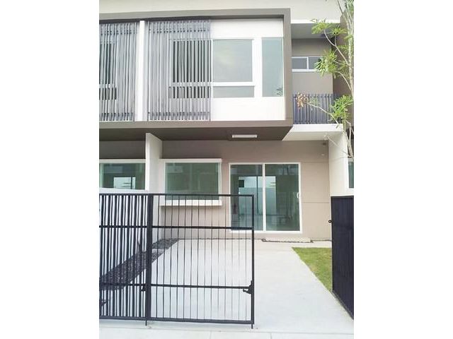 ขาย ทาวน์โฮม INDY SRINAKARIN ศรีด่าน 22 หลังมุม 26 ตร.ว. 2 ห้องนอน ใกล้ Seacon ศรีนครินทร์