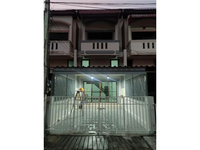 S00226 ขายทาวน์เฮ้าส์ 3 ชั้น หมู่บ้านสุจิตรา