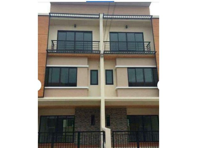 ขายทาวน์โฮม3ชั้น อินฟินิตี้ บ้านกล้วย ไทรน้อย