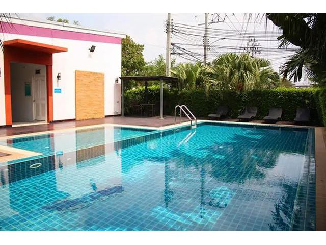 หัวมุม แม็คโคร ติดสวน MRTรามอินทรา70-6 3ชั้น 3นอน