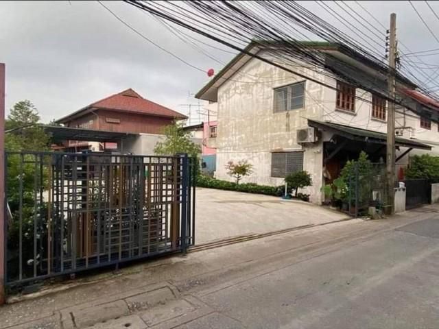 ขาย บ้านเดี่ยว 2ชั้น พร้อมที่ดิน ย่านสุขุมวิท