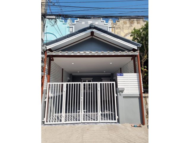 ทาวน์เฮาส์ 2 ชั้น #หมู่บ้านกรุงทอง สายไหม33 ราคาถูก ตกแต่งใหม่อย่างดีทั้งหลัง เดินทางสะดวกมีรถเมล์สาย 1009 ผ่าน