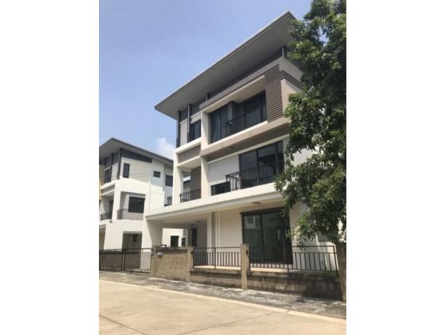 ให้เช่าและขาย บ้านเดี่ยว3ชั้นโกลเด้น สุขาภิบาล5