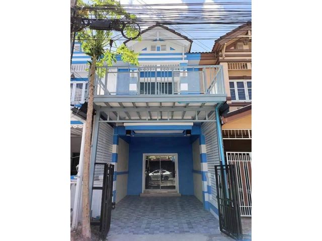 เปิดจองทาวน์เฮ้าส์2ชั้น #หมู่บ้านปิยะวรารมย์ เฟส3 ถนนเมน ตกแต่งใหม่ทั้งหลัง ต่อเติมเทอเรสชั้น 2 เต็มพื้นที่ด้านหน้า