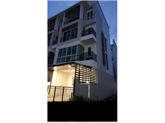 ให้เช่าโฮมออฟฟิศ4ชั้น หมู่บ้านวโรดมเพลส อ่อนนุช 46